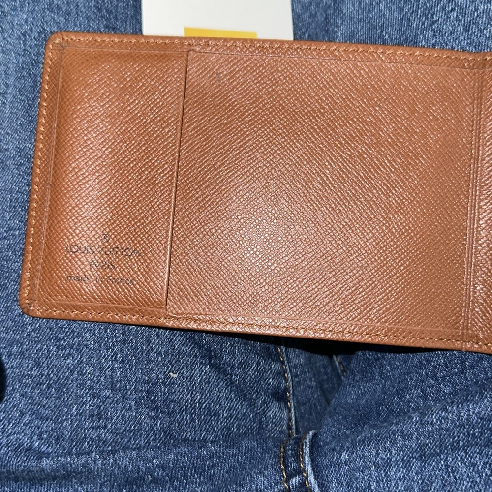 Louis Vuitton brown Taiga leather bifold - Picture 4 of 7